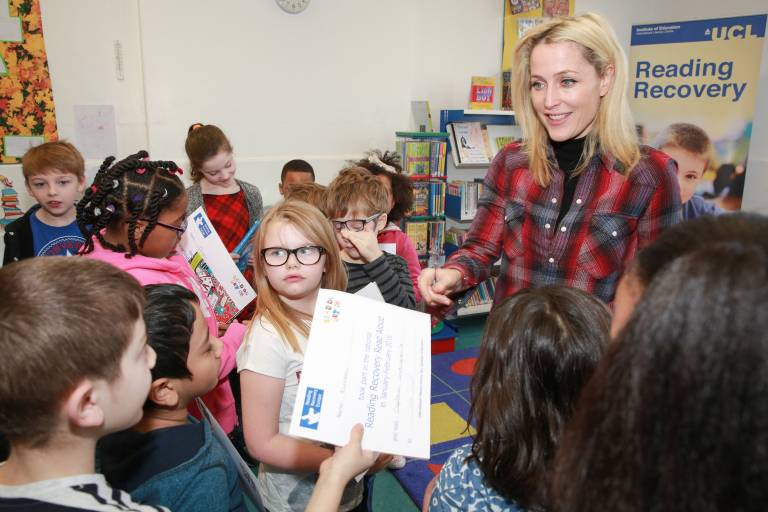 Gillian Anderson reading with children