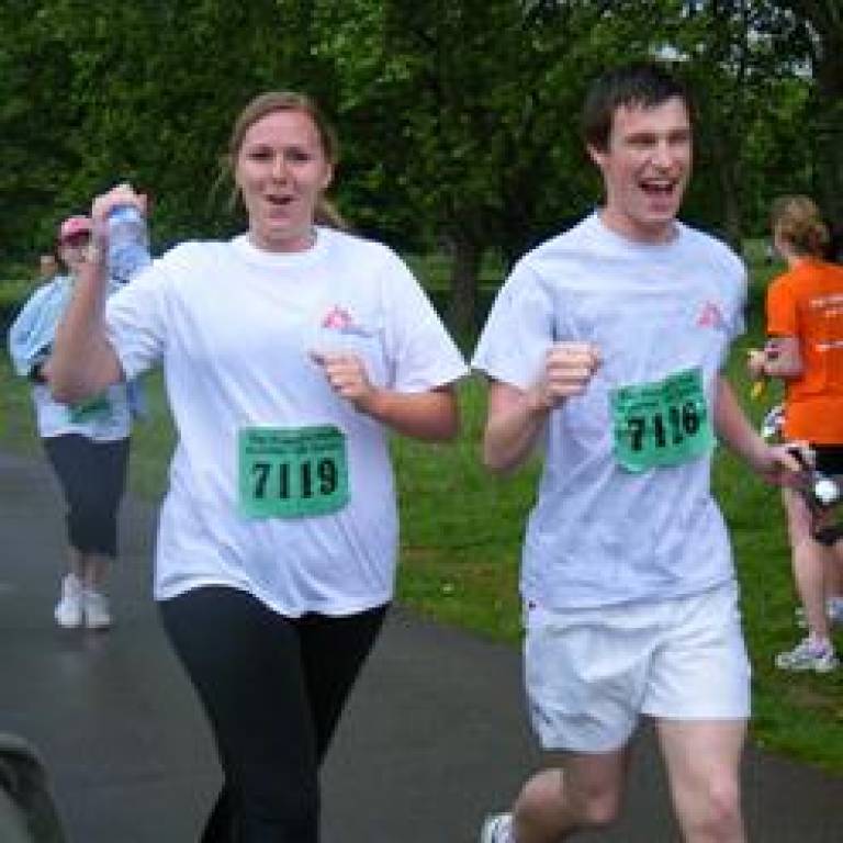 MSF supporters run for the charity