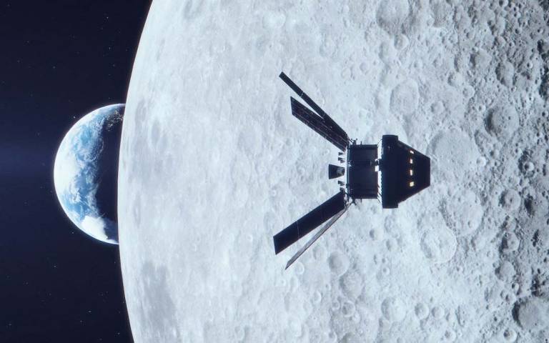 artist's impression of the Artemis Orion capsule flying close to the moon