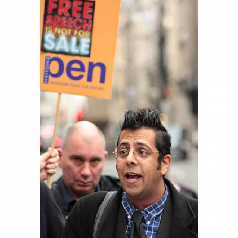 Simon Singh outside the Royal Courts of Justice, February 2010