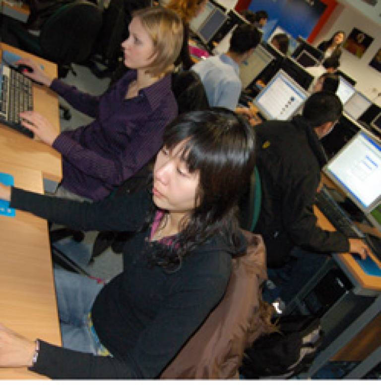 Students at the virtual trading floor