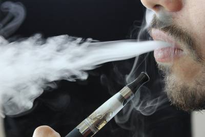 E-cigarettes safer than smoking says long-term study | UCL News - UCL –  University College London
