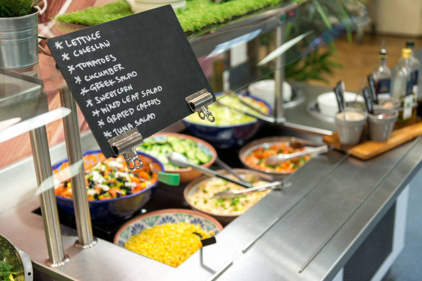 Meal options at UCL catered student accommodation.
