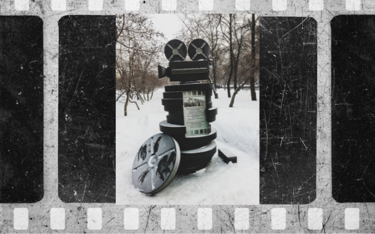 A statue of an old camera and films in Russia