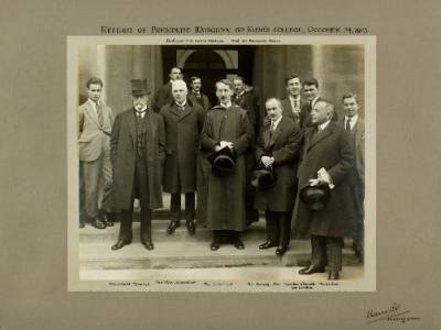 Tomáš Garrigue Masaryk (centre), who gave the inaugural lecture that launched the School in 1915, returns in 1925 as President of Czechoslovakia…