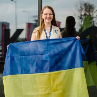 Freya Proudman with Ukrainian Flag