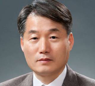 Prof Keun Lee