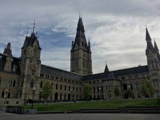 montreal_parliamenthill