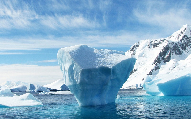 Image of Antarctica retreating across the sea floor