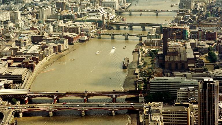 London and Thames river in the 1990s