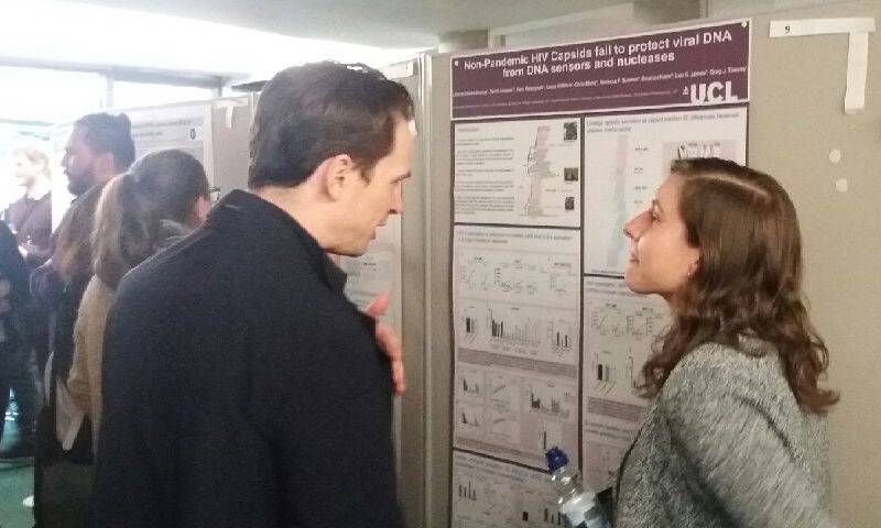 Lorena presents her poster at the EMBO Pathogen immunity and signalling workshop in Oxford, 2019