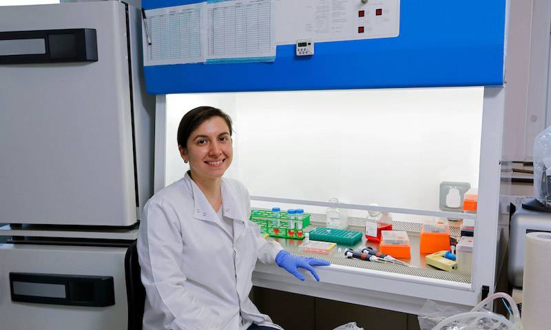 Dr Lorena Zuliani-Alvarez investigates SARS-CoV-2 (photo courtesy of Nick David www.nickdavid.co.uk)