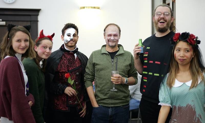 Halloween celebrations in the Towers and Jolly labs. Kate, Lydia, Mohamed, Greg, Oliver, and Ziqi.