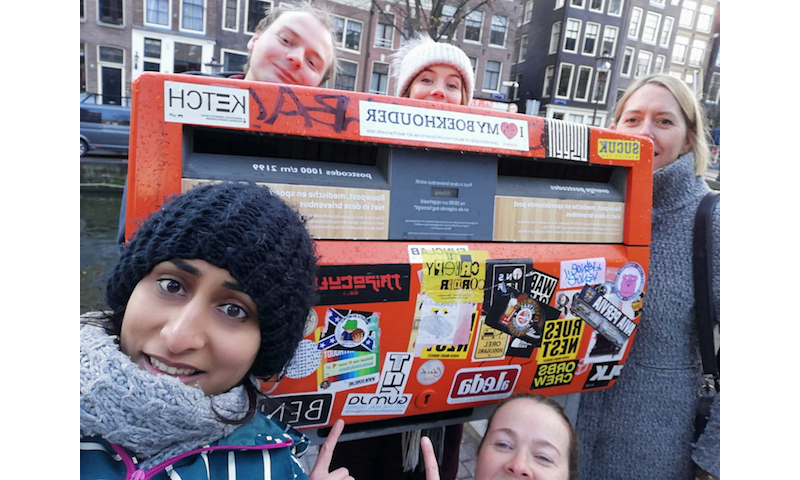 Morten, Maitreyi, Clare, Lucy and AK find a friendly Dutch postman in the treasure hunt