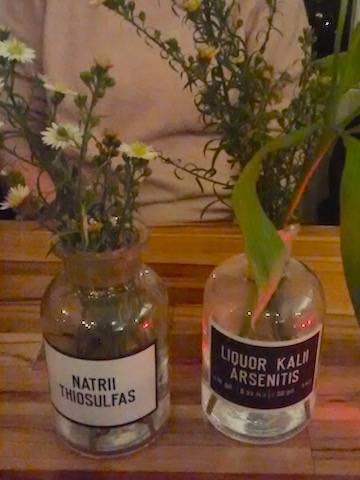 Science vases at dinner in Knus