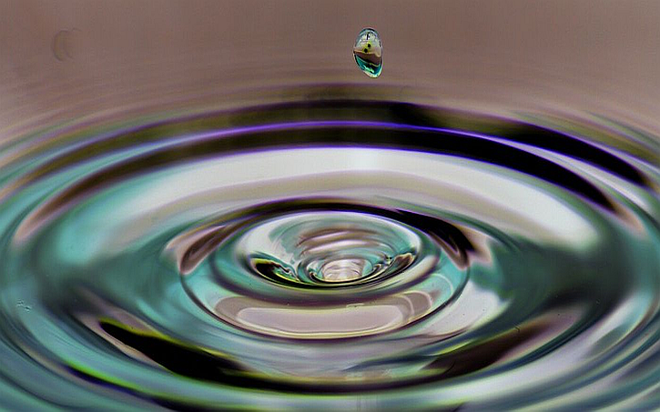 drop-creating-ripple-effect