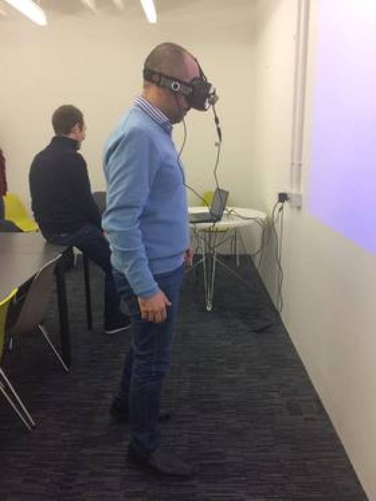 Rodrigo Firmino trying out a virtual reality headset at the Bartlett