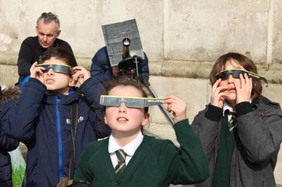 Viewing the Sun in the UCL Quad…