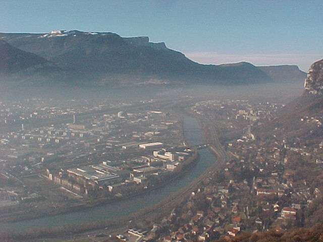 Grenoble showing ILL and ESRF - © Jonathan Wasse 2003